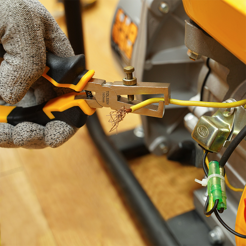 TO10013 KLIJEŠTA ZA SKIDANJE IZOLACIJE 160 MM, 6"