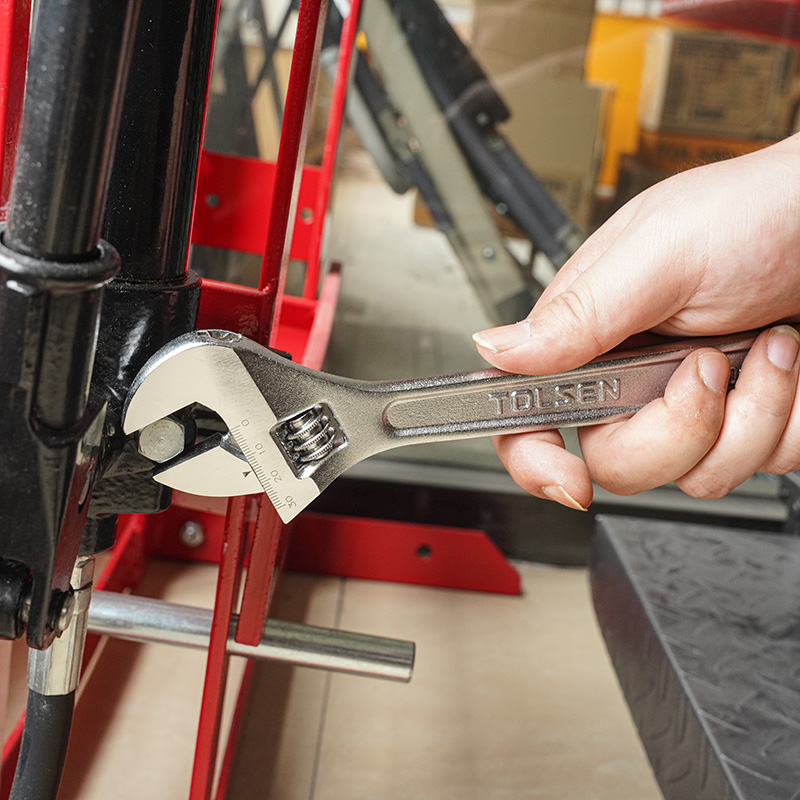 TO15002 KLJUČ PODESIVI 200 MM, MAX. 24 MM