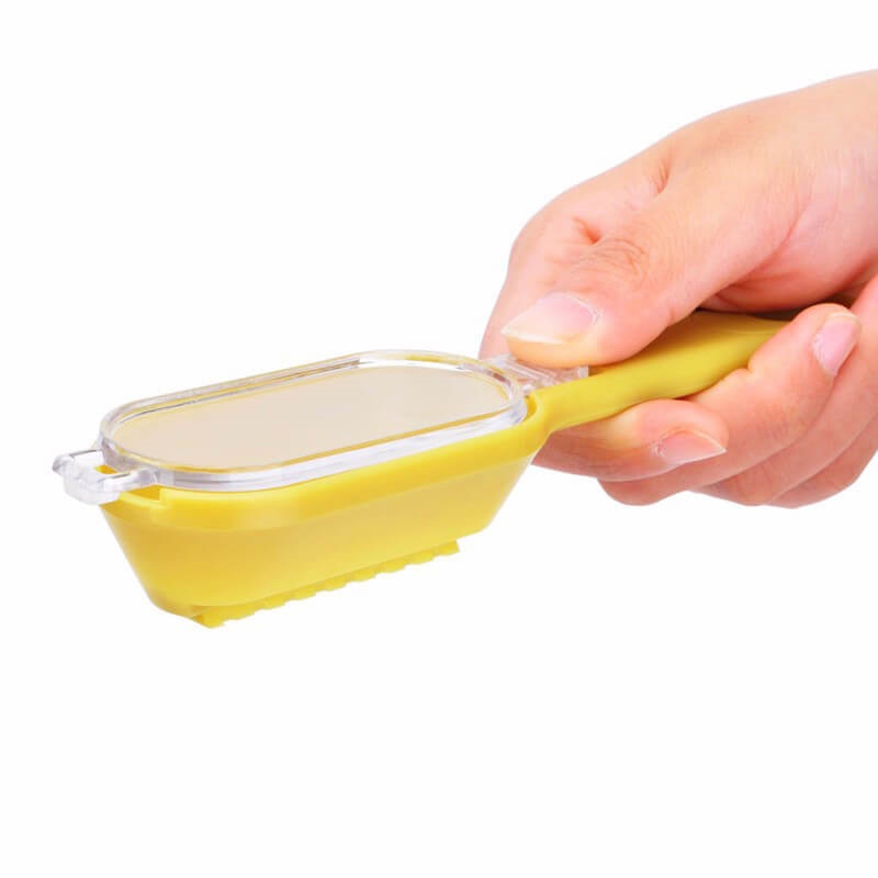 YWF3-16100-21 NOŽ ZA ČIŠĆENJE RIBE 16,5 CM