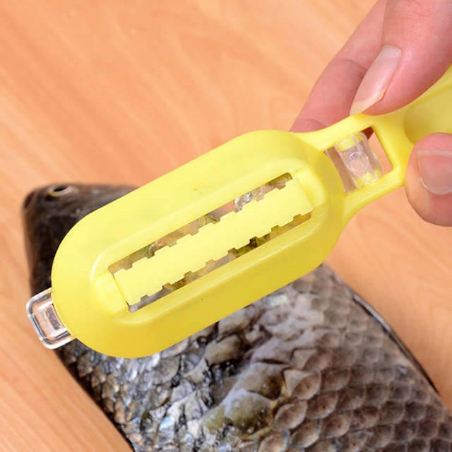 YWF3-16100-21 NOŽ ZA ČIŠĆENJE RIBE 16,5 CM