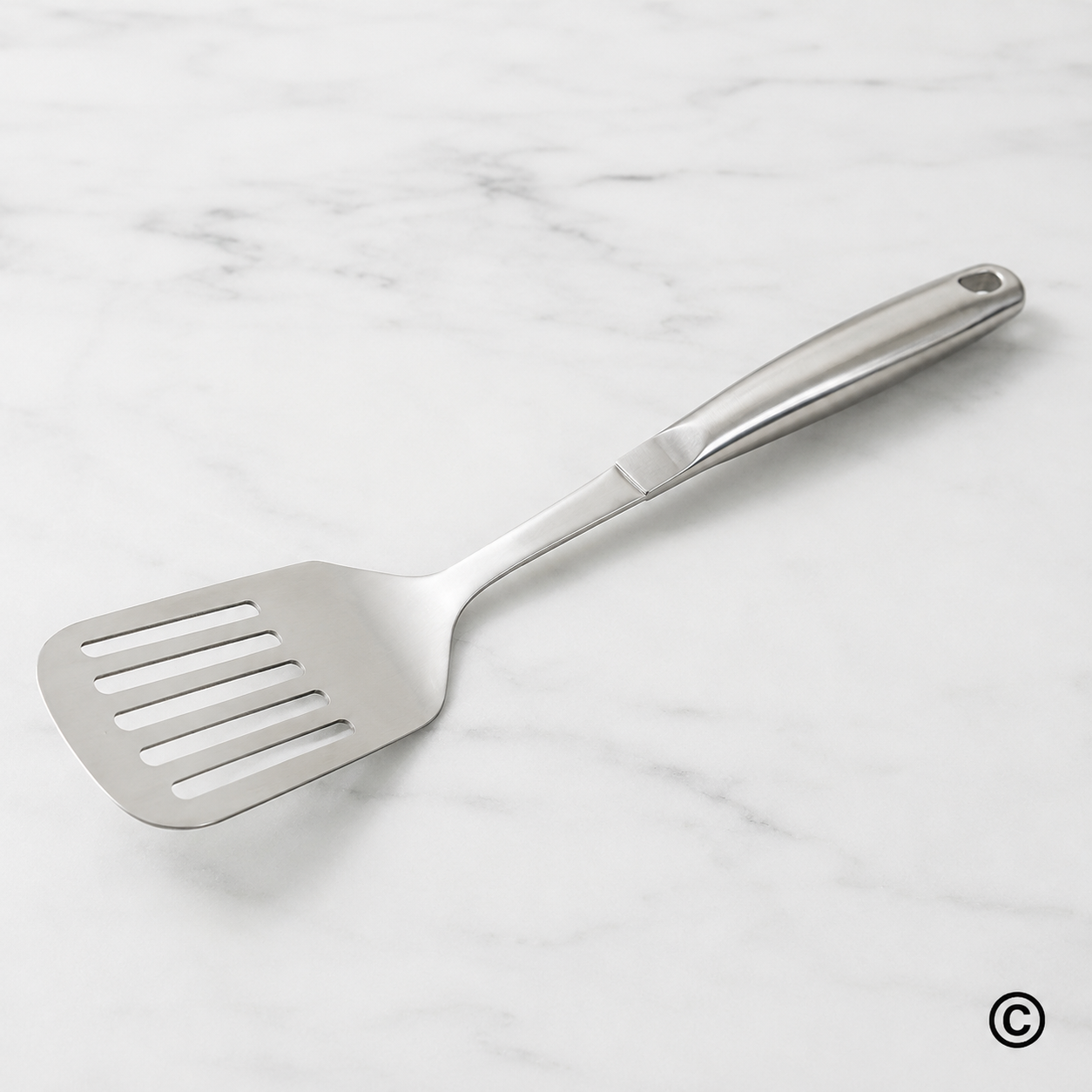 ŽLICA RAVNA ŠUPLJIKAVA 32 CM