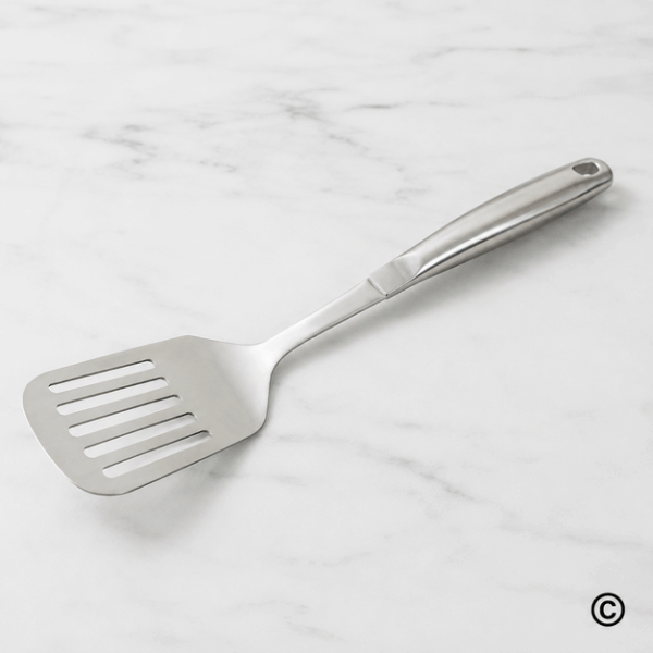 ŽLICA RAVNA ŠUPLJIKAVA 32 CM